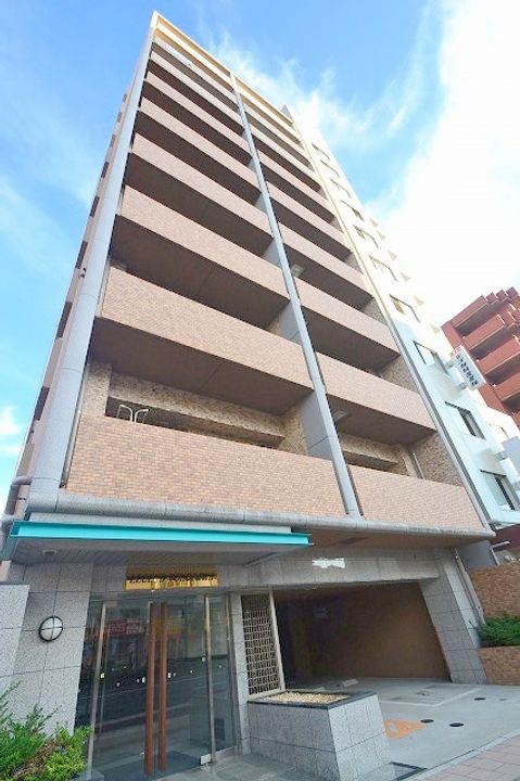 LEGEND YOKOGAWAの外観