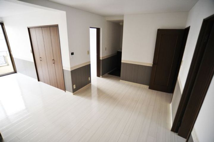 セレーノBの玄関