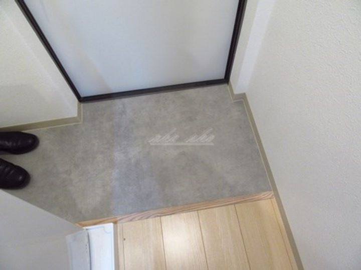 レジデンスウエスト淵野辺の玄関