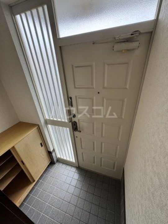 埼玉県さいたま市緑区大字中尾(一戸建)の賃貸物件の玄関