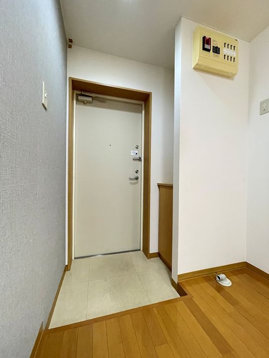 ユートピア三愛東堀の玄関