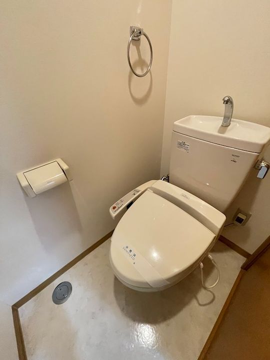 ユートピア三愛東堀の内装