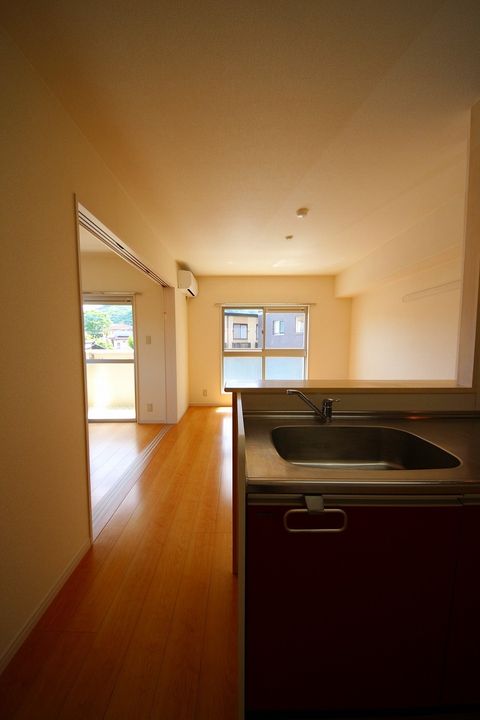 エルティアラ上富野の居間