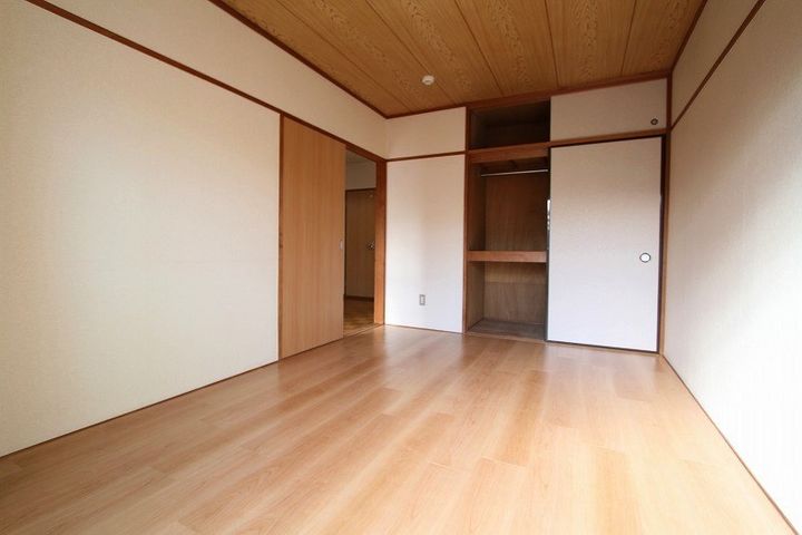 ロイヤルワカバの内装