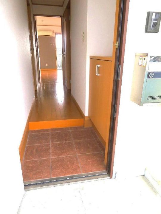 ベル・ウッドマンションの玄関