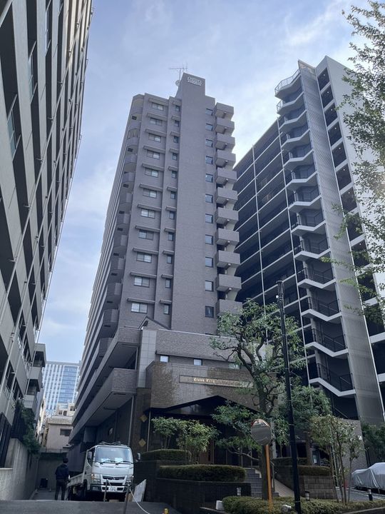 東京都新宿区西新宿8(マンション)の賃貸物件の外観