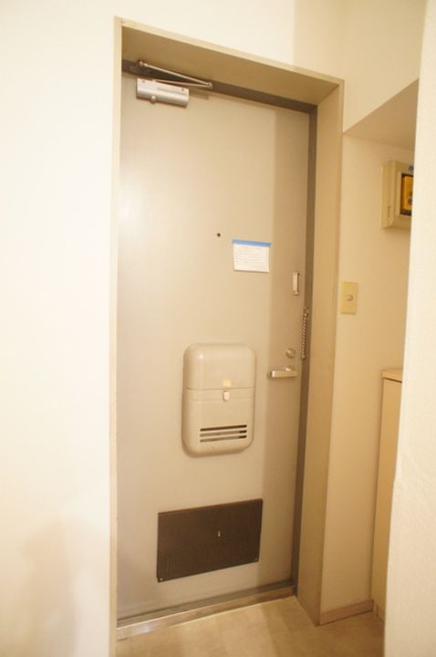 東京都杉並区下高井戸1(マンション)の賃貸物件の玄関