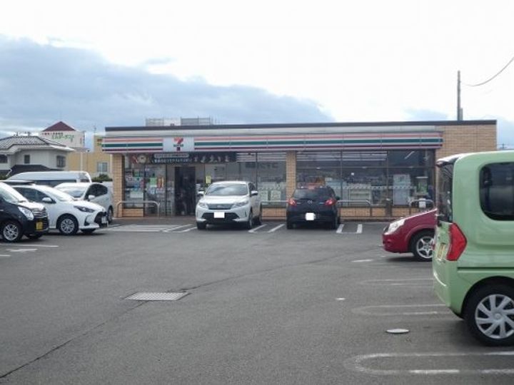 ロイヤルガーデン吉倉 Dの周辺