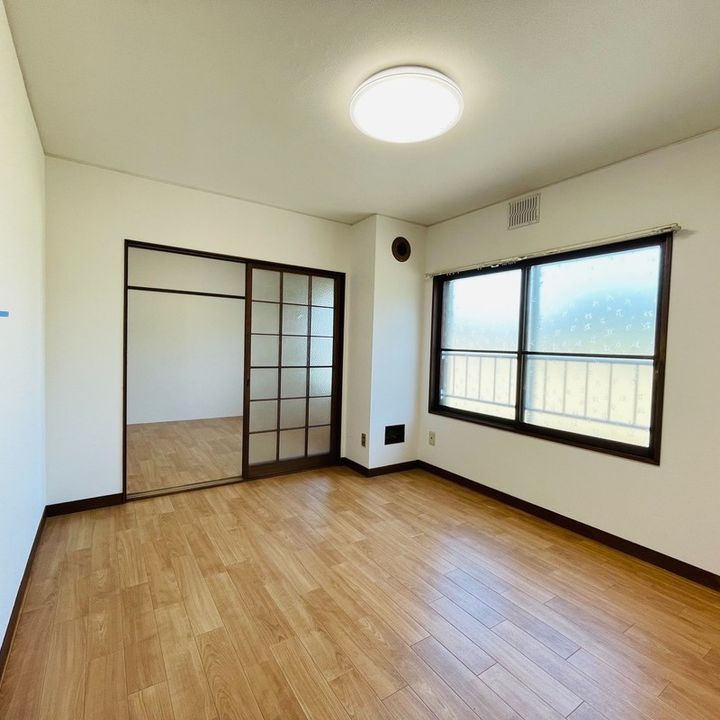 平野マンションの居間