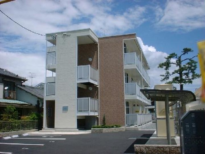 レオパレスオネスティの外観