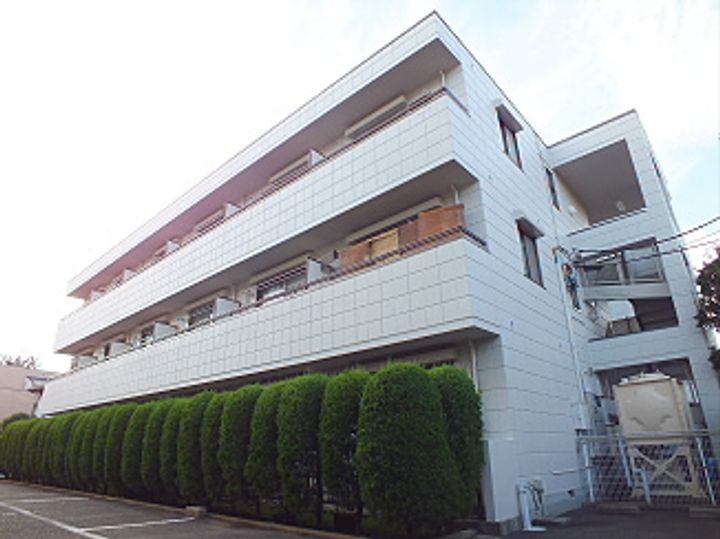 東京都世田谷区南烏山5の賃貸マンションの外観