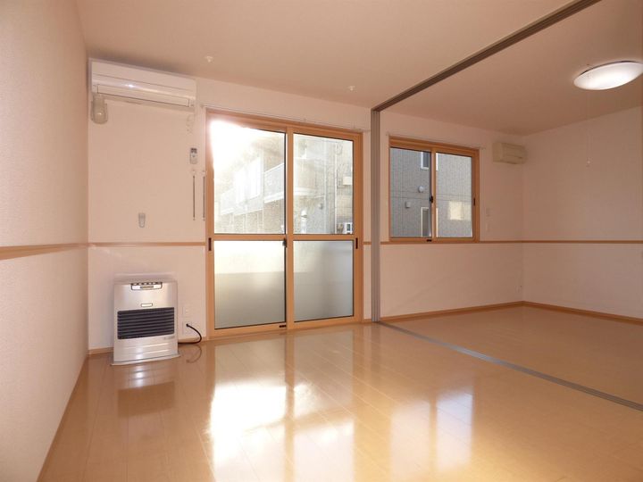 スクエアパーク諏訪Cの居間