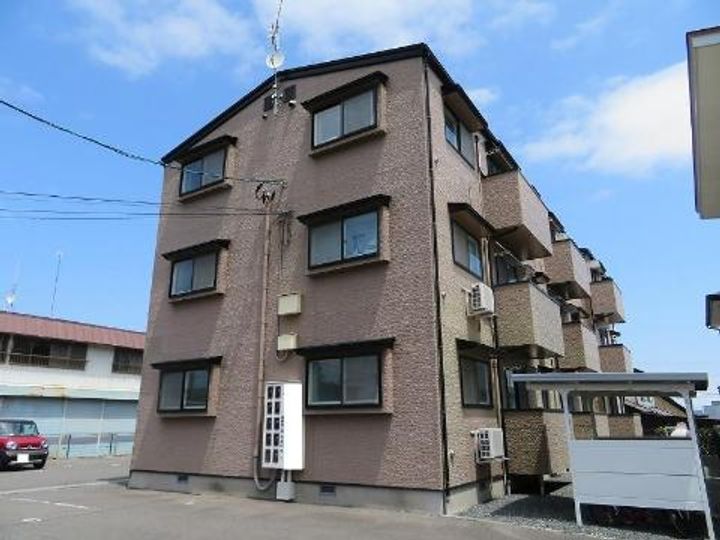 ステイタス長根の外観