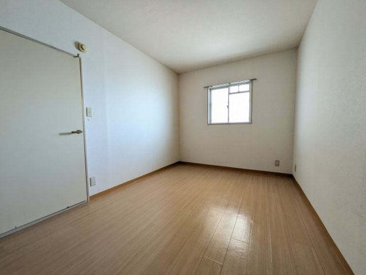 ハミング白木の内装