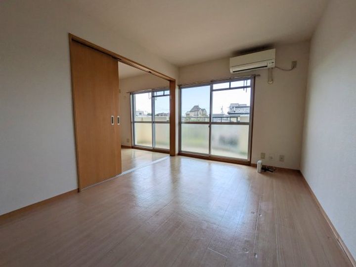 ハミング白木の居間