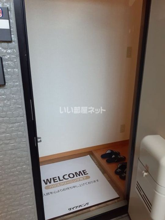 ラ・アンソレイユ Bの玄関
