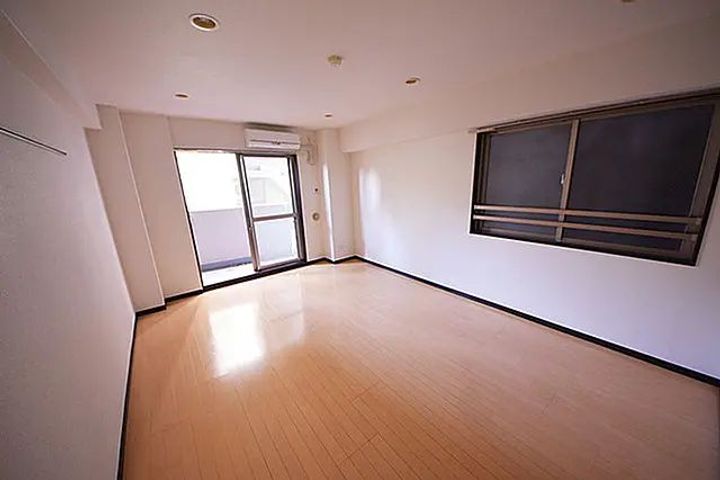 東京都港区元赤坂1(マンション)の賃貸物件の居間