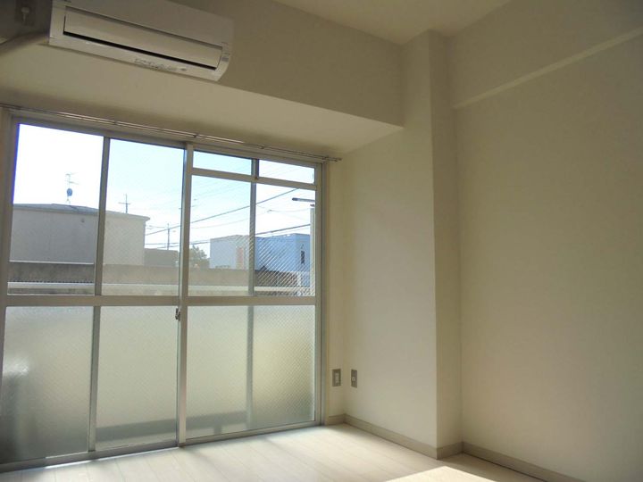 京都府木津川市相楽城西(マンション)の賃貸物件の居間