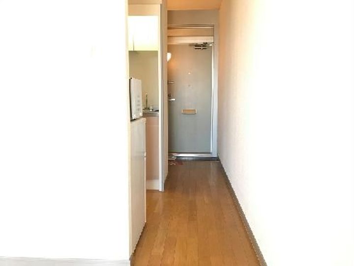 レオパレスペリエIIの玄関