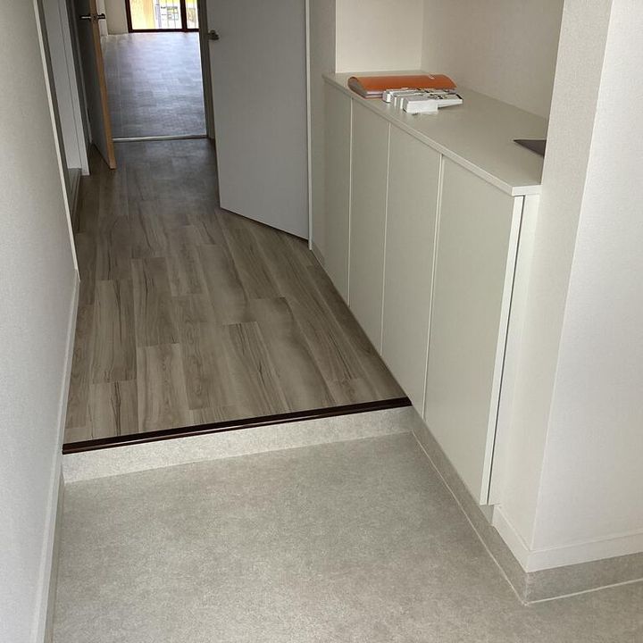 メゾングレープの玄関