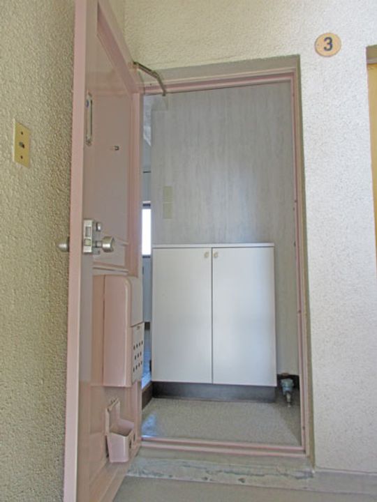 小野アパートの玄関
