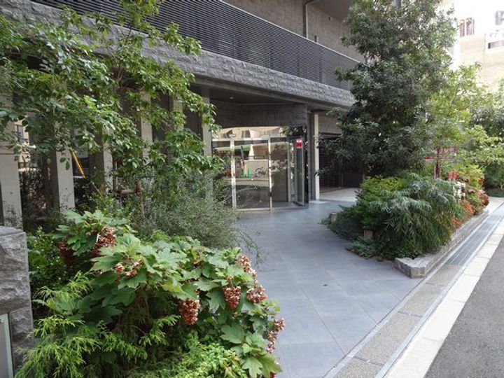 グランルージュ谷町六丁目の地図