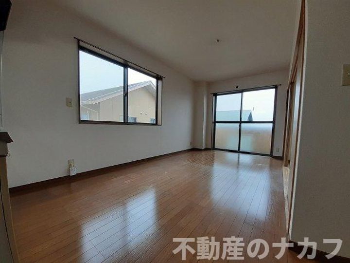 KMKローズの居間