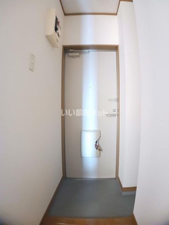 新潟県三条市本町6(アパート)の賃貸物件の玄関