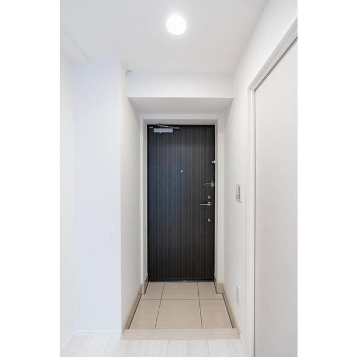 東京都新宿区中落合2(マンション)の賃貸物件の玄関