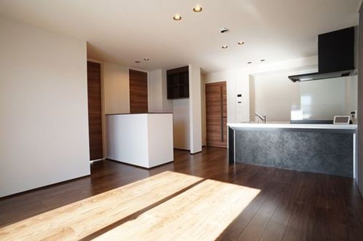 エクラ プラティニの居間