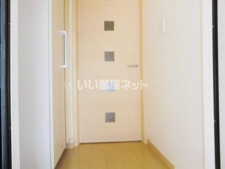 兵庫県三木市大塚(アパート)の賃貸物件の玄関
