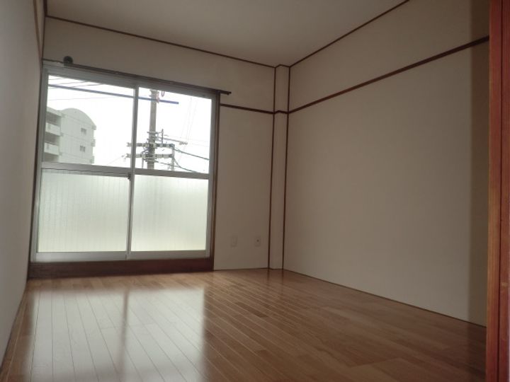 高知県高知市秦南町1(マンション)の賃貸物件の居間