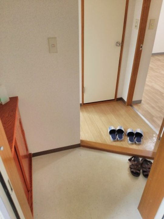 センチュリー21 本館の玄関