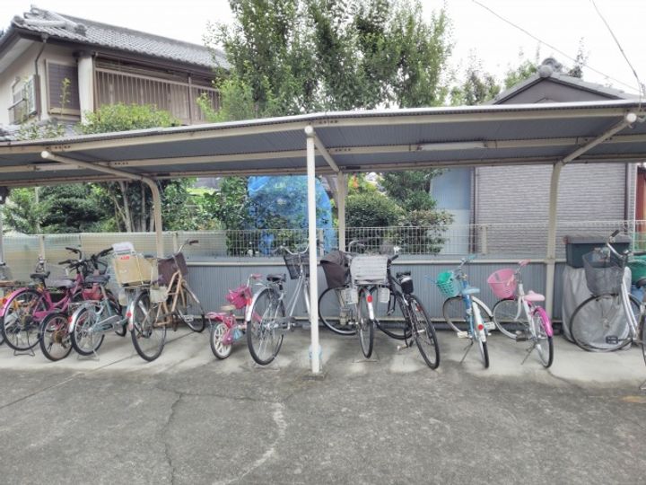 センチュリー21 本館の地図