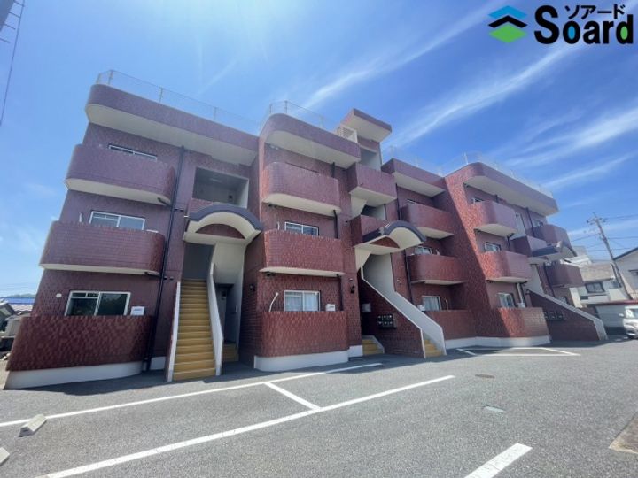 センチュリー21 本館の外観