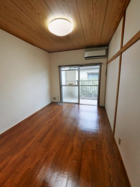 センチュリー21 本館の居間