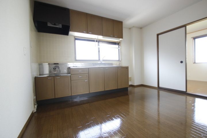 セジュール加美C棟の居間