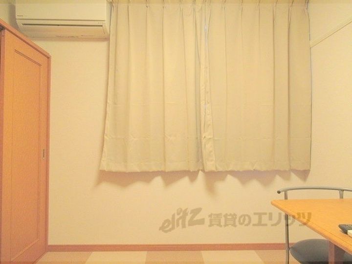 レオパレスクレールアピテの居間