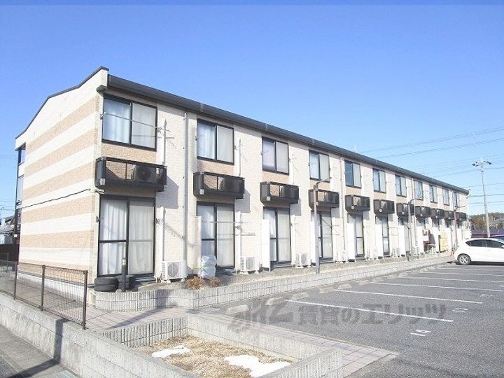 レオパレスクレールアピテの外観