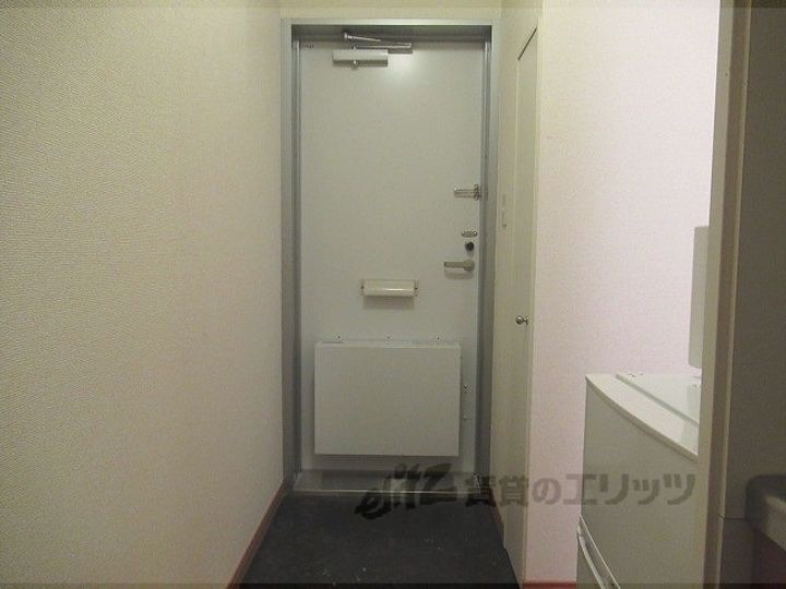 レオパレスクレールアピテの玄関