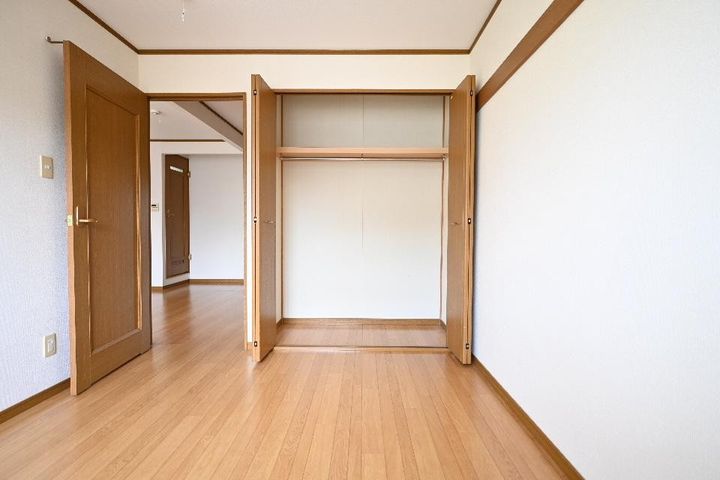 ダールッサラームI棟の内装
