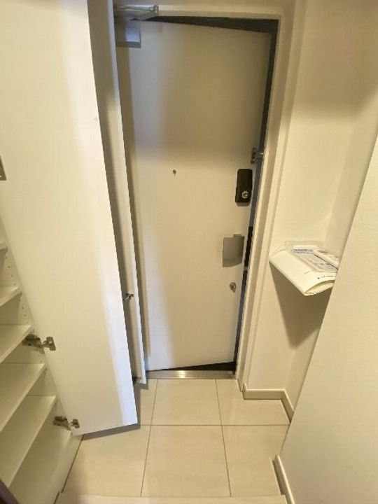 オーパスホームズ南行徳の玄関