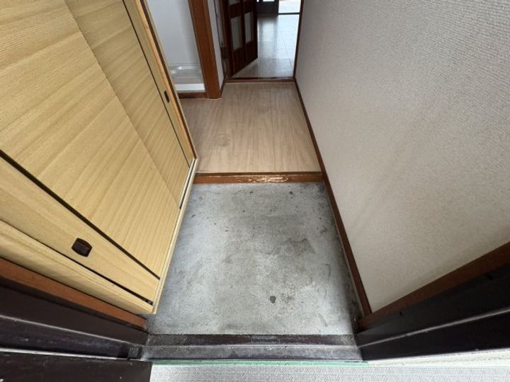 大阪府高槻市如是町(マンション)の賃貸物件の玄関