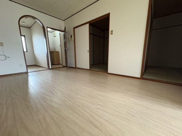 大阪府高槻市如是町(マンション)の賃貸物件の居間