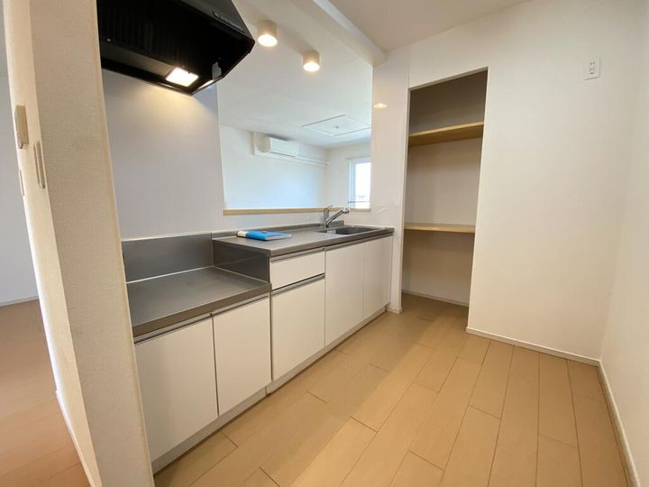 滝川市黄金町東3丁目2LDKアパートのキッチン