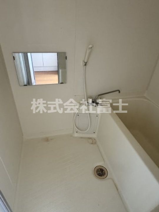 コアシコウチの風呂