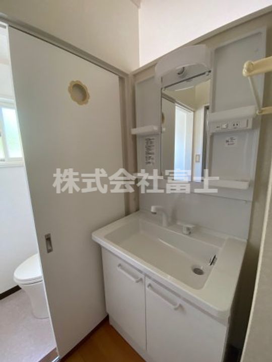 コアシコウチの内装