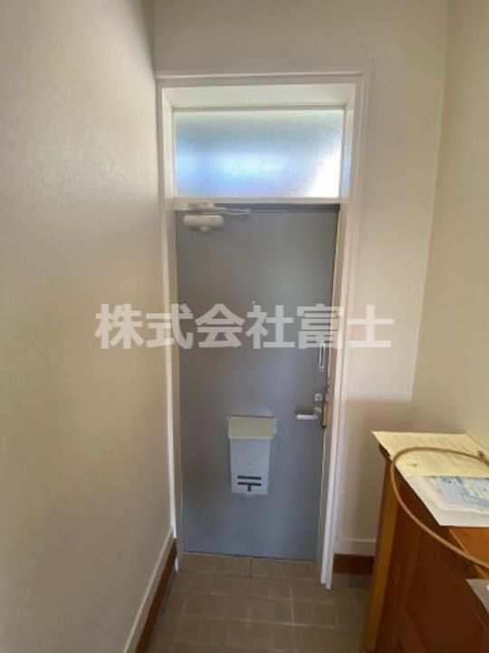 コアシコウチの玄関