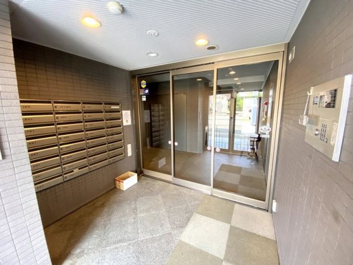 榴ヶ岡ユーワマンションの地図