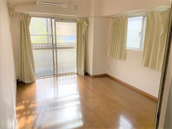 ライオンズマンション万世町の居間